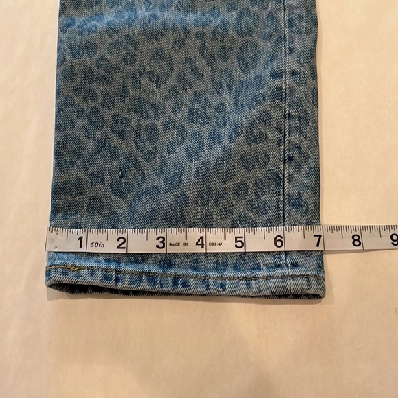Levi's High Rise Light Blue Animal Print Jeans - Picture 6 of 16